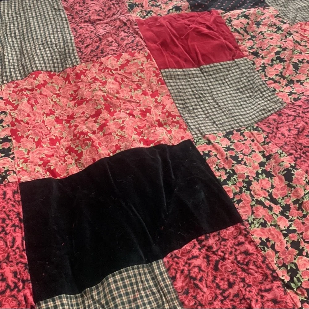 April Cornell Full/Double Vintage Reversible Bed Patchwork Quilt Roses Cherubs - Picture 2 of 14